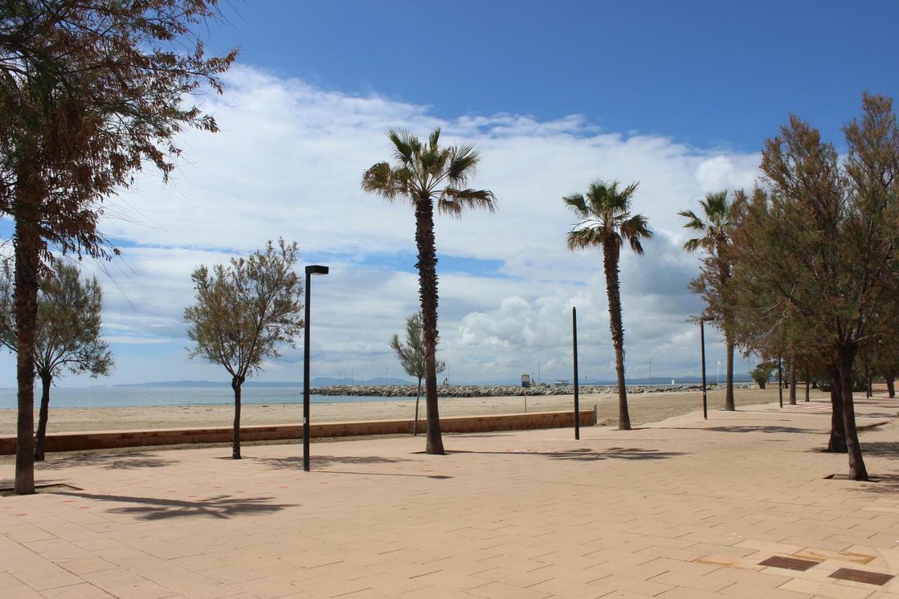 Beautiful Apartment In Front Of Beach, Pool, View روساس المظهر الخارجي الصورة