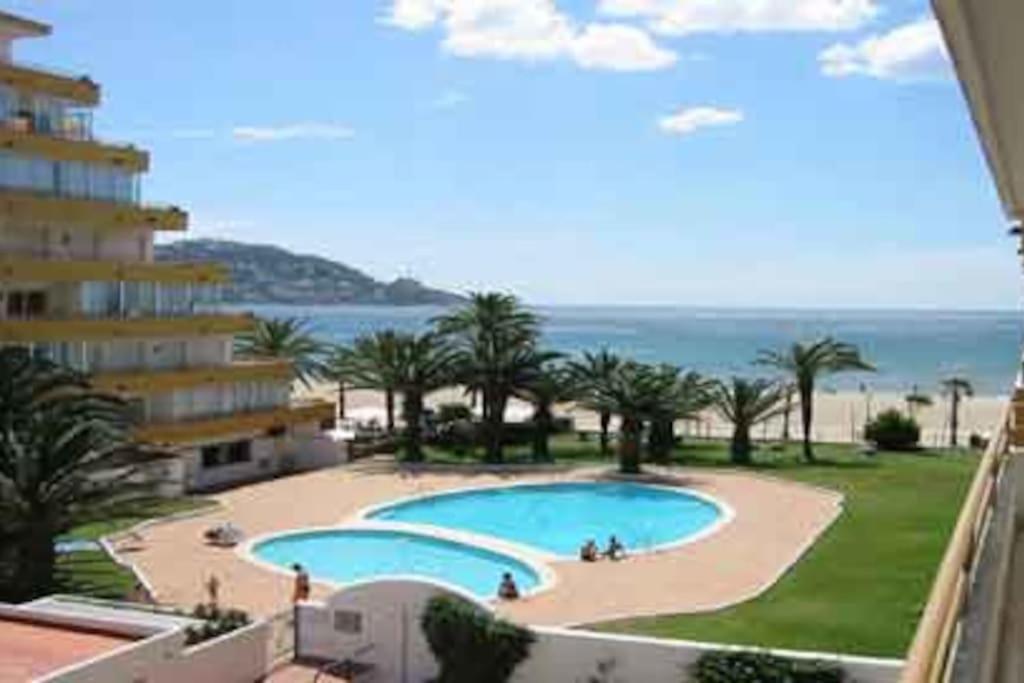 Beautiful Apartment In Front Of Beach, Pool, View روساس المظهر الخارجي الصورة